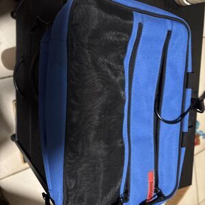 BASICS TOILETRY COSMETIC BAG BLACK ZIPPERED INSIDE COMPARTMENTS HANGER